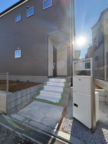 三郷市　彦川戸1丁目　新築戸建　全1棟の玄関|施工例です