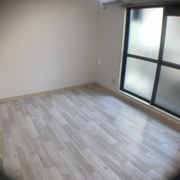 ラフィーネ津門の居間