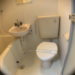 浴室内にトイレがあります☆