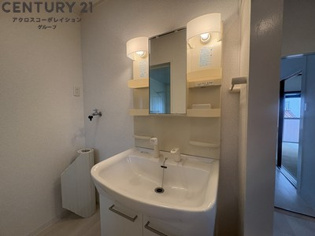 独立洗面化粧台付きでおすすめです！
