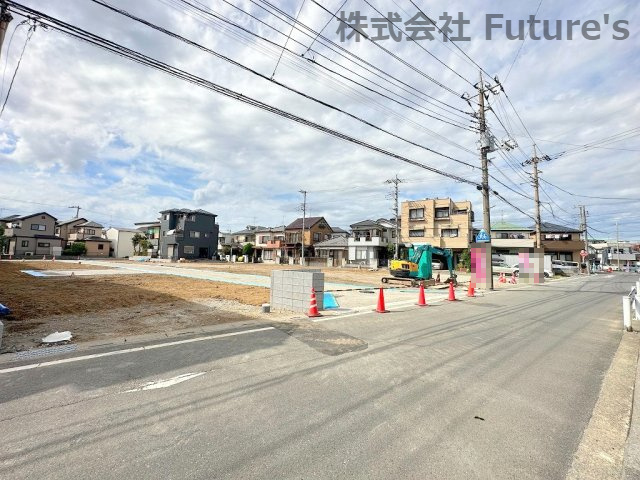 三郷市戸ケ崎5丁目　建築条件無し売地　全10区画　J区画の前面道路含む現地写真|前面道路含む現地写真です。