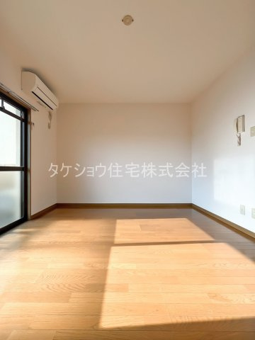 エクメール西公園の居間・リビング|※302です。