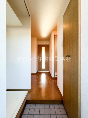 エクメール西公園の玄関|※302です。