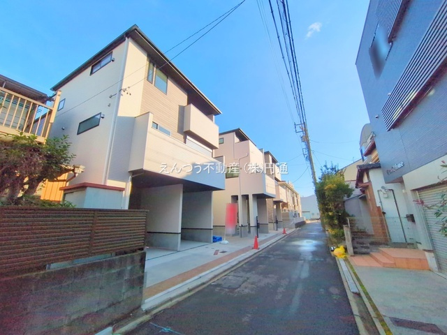 KEIAI GRACE角割町2期の前面道路含む現地写真