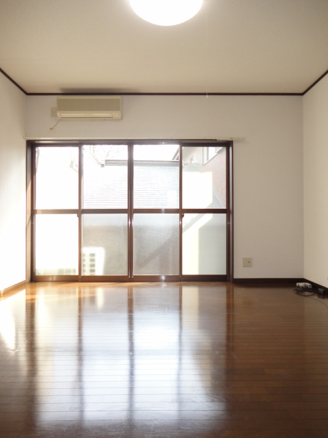 コーラルコートの居間・リビング