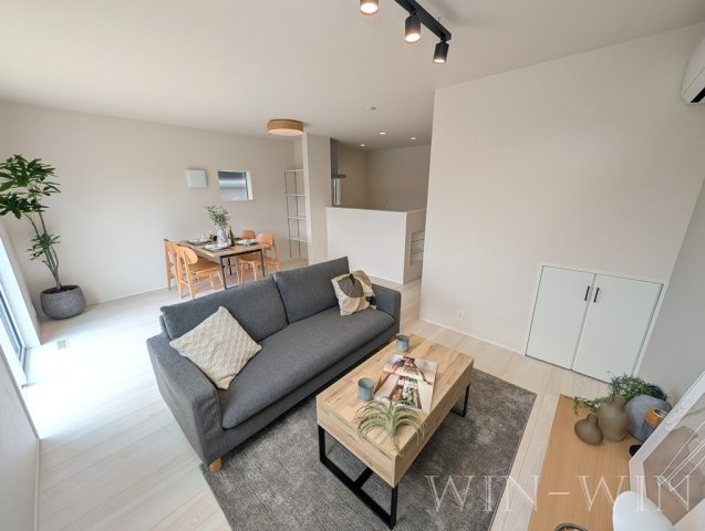 多米中町戸建貸家 1の居間・リビング