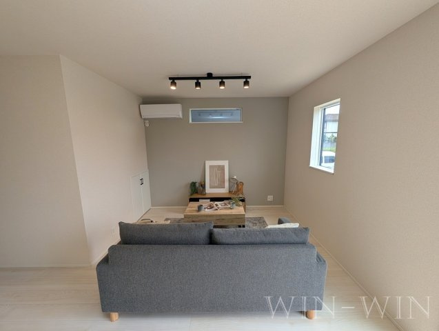 多米中町戸建貸家 1の居間・リビング