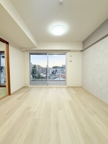 【居間・リビング】 | ローレルコートかしわ台 | 別アングルからのリビングになります。