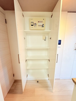 【収納】 | ローレルコートかしわ台 | リビング収納のうちの一つになります。