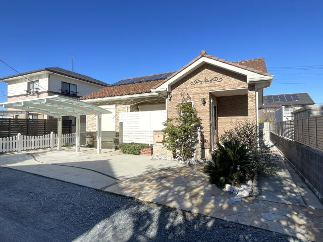 玉村町大字下新田　中古2790の前面道路含む現地写真