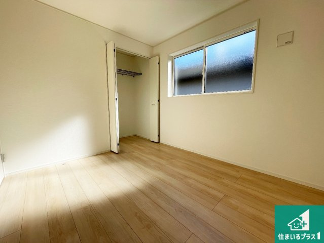 近江八幡市堀上町　第7期　新築一戸建ての洋室|シンプルな洋室は、自分好みのインテリアが楽しめます♪ご家族とインテリアや家具を選びに行くのは新築購入時の醍醐味の一つです。ぜひお楽しみください♪