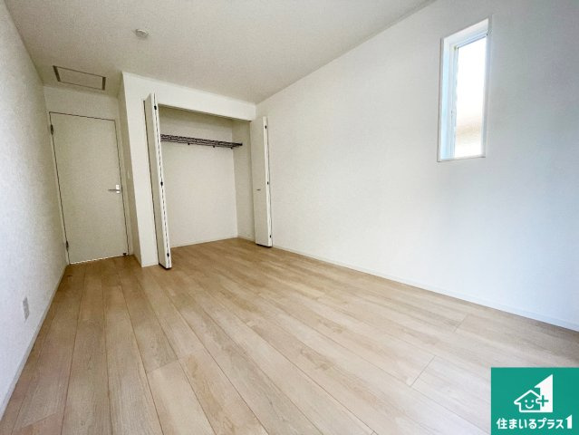 近江八幡市堀上町　第7期　新築一戸建ての洋室|シンプルな洋室は、自分好みのインテリアが楽しめます♪ご家族とインテリアや家具を選びに行くのは新築購入時の醍醐味の一つです。ぜひお楽しみください♪