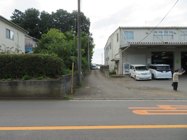 入間郡三芳町大字北永井の倉庫の周辺