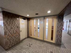 ロイヤルコート豊中参番館のエントランス