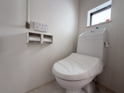 【トイレ】 | 読谷村瀬名波（全2棟） | A号棟　温水洗浄便座♪