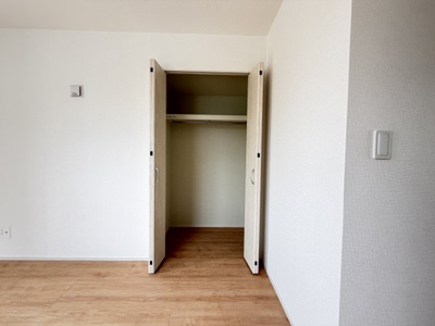 【収納】 | 読谷村瀬名波（全2棟） | A号棟　洋室5.75帖＋CL付き♪