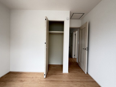 【収納】 | 読谷村瀬名波（全2棟） | A号棟　洋室5.62帖＋CL付き♪