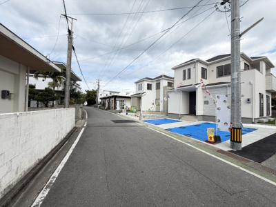 【前面道路含む現地写真】 | 読谷村瀬名波（全2棟） | ※西側公道6.3m～7.1m♪