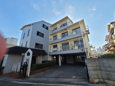 【外観】 | シャトー相川 | お洒落な外観です