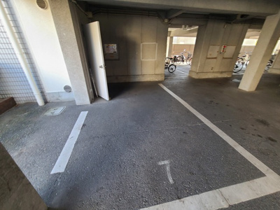 【駐車場】 | シャトー相川 | 駐車場です