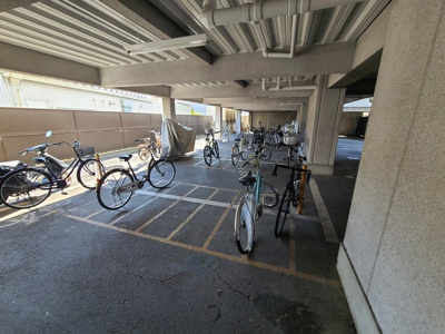 【その他共用部分】 | シャトー相川 | 駐輪場です