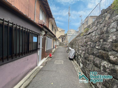 岡崎西福ノ川町　京町家の前面道路含む現地写真