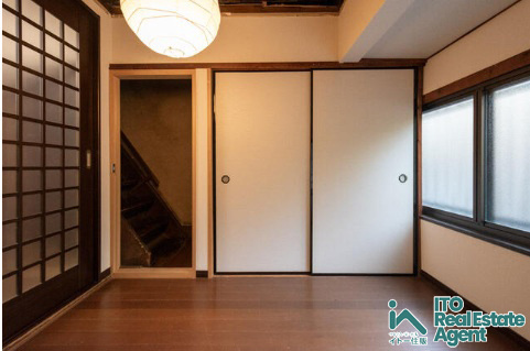 岡崎西福ノ川町　京町家の洋室