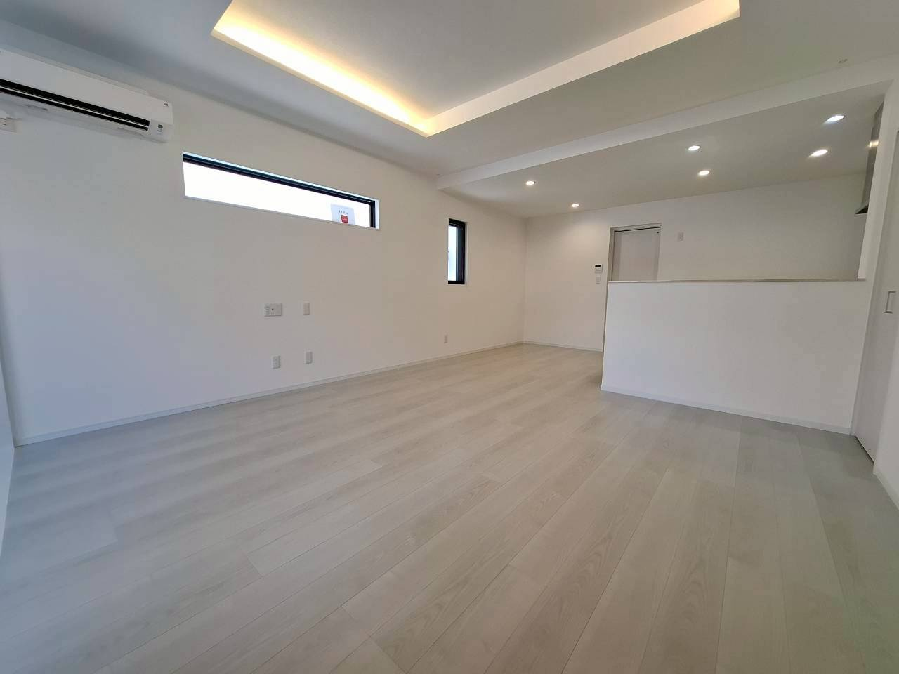 クローバーエース嘉手納屋良　3号棟の居間・リビング|LDK17.9帖