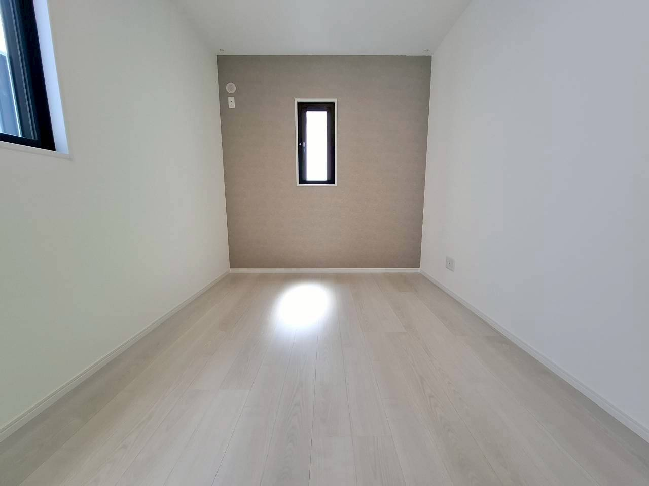 クローバーエース嘉手納屋良　3号棟の洋室|6帖