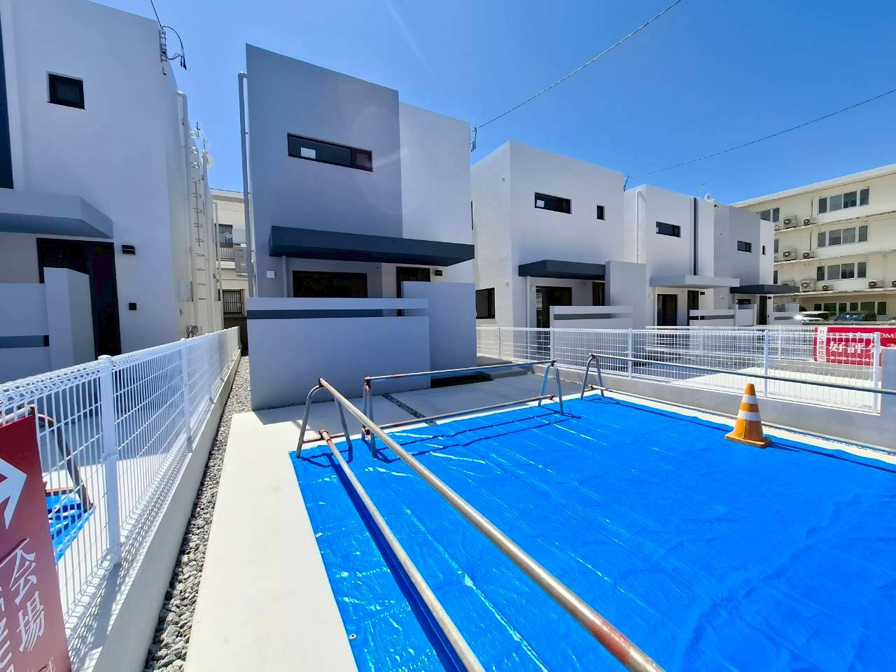 クローバーエース嘉手納屋良　3号棟の外観|駐車並列2台可能