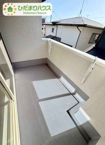 野田五木新町　新築戸建　1号棟のバルコニー|広々としたバルコニー。お洗濯物もぜーんぶ干せちゃいます！！							
