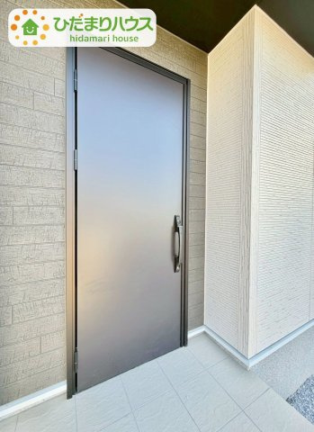 野田五木新町　新築戸建　1号棟の玄関|是非一度、ご家族そろってご内覧ください♪					
