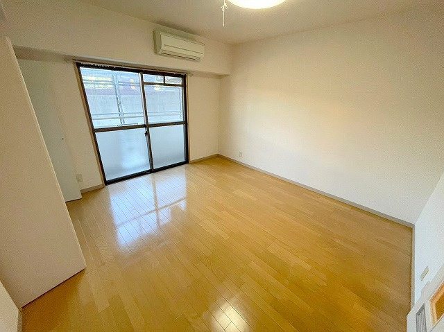 メルヘンハイツの居間・リビング