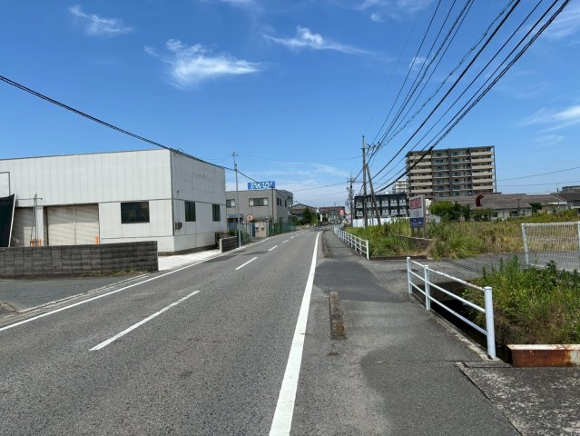 プランタウン宇部黒石の前面道路含む現地写真
