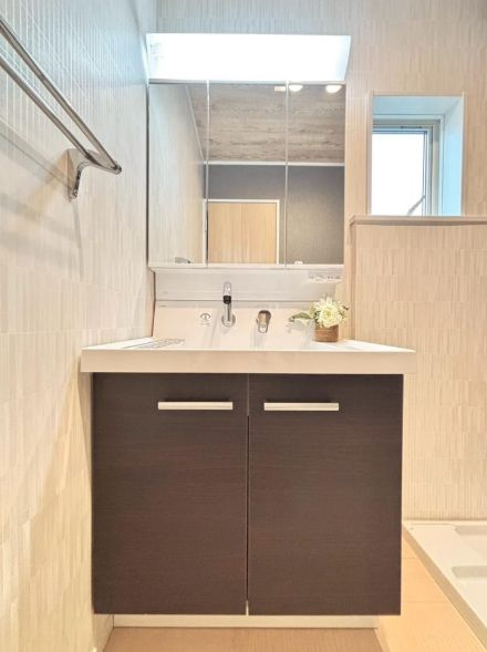 堺市堺区賑町２丁　中古戸建の独立洗面台