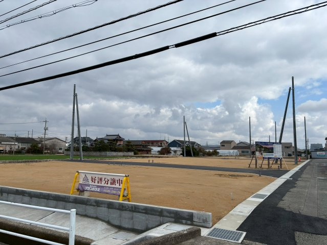 プランタウン宇部黒石の前面道路含む現地写真