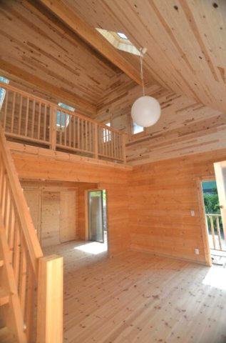 富里市立沢新田　中古戸建の内装|ログハウス 1LDK 敷地内に駐車場はありません。閑静な分譲地内
