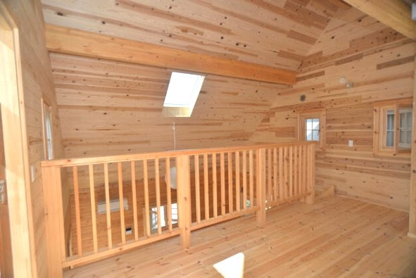 富里市立沢新田　中古戸建の内装|ログハウス 1LDK 敷地内に駐車場はありません。閑静な分譲地内
