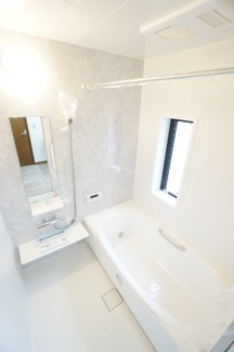 【浴室】 | 【仲介手数料不要】四街道市もねの里2丁目　中古戸建【内・外装リフォーム完了済み】