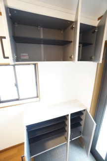 【玄関】 | 【仲介手数料不要】四街道市もねの里2丁目　中古戸建【内・外装リフォーム完了済み】