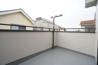 【バルコニー】 | 【仲介手数料不要】四街道市もねの里2丁目　中古戸建【内・外装リフォーム完了済み】