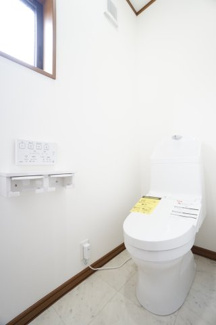 【トイレ】 | 【仲介手数料不要】四街道市もねの里2丁目　中古戸建【内・外装リフォーム完了済み】
