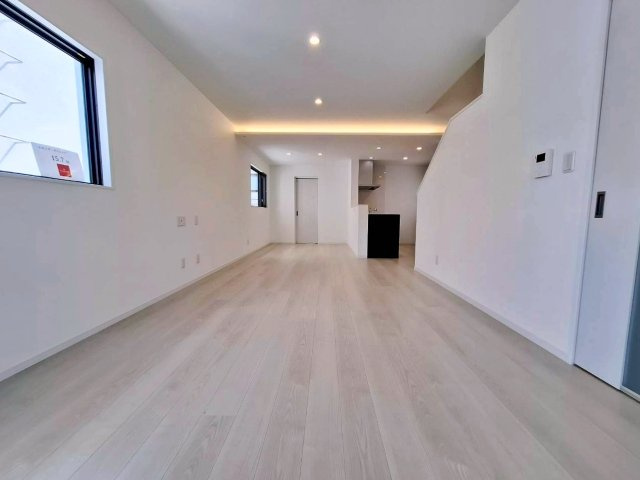 クローバーエース嘉手納屋良　4号棟の居間・リビング|LDK19.8帖