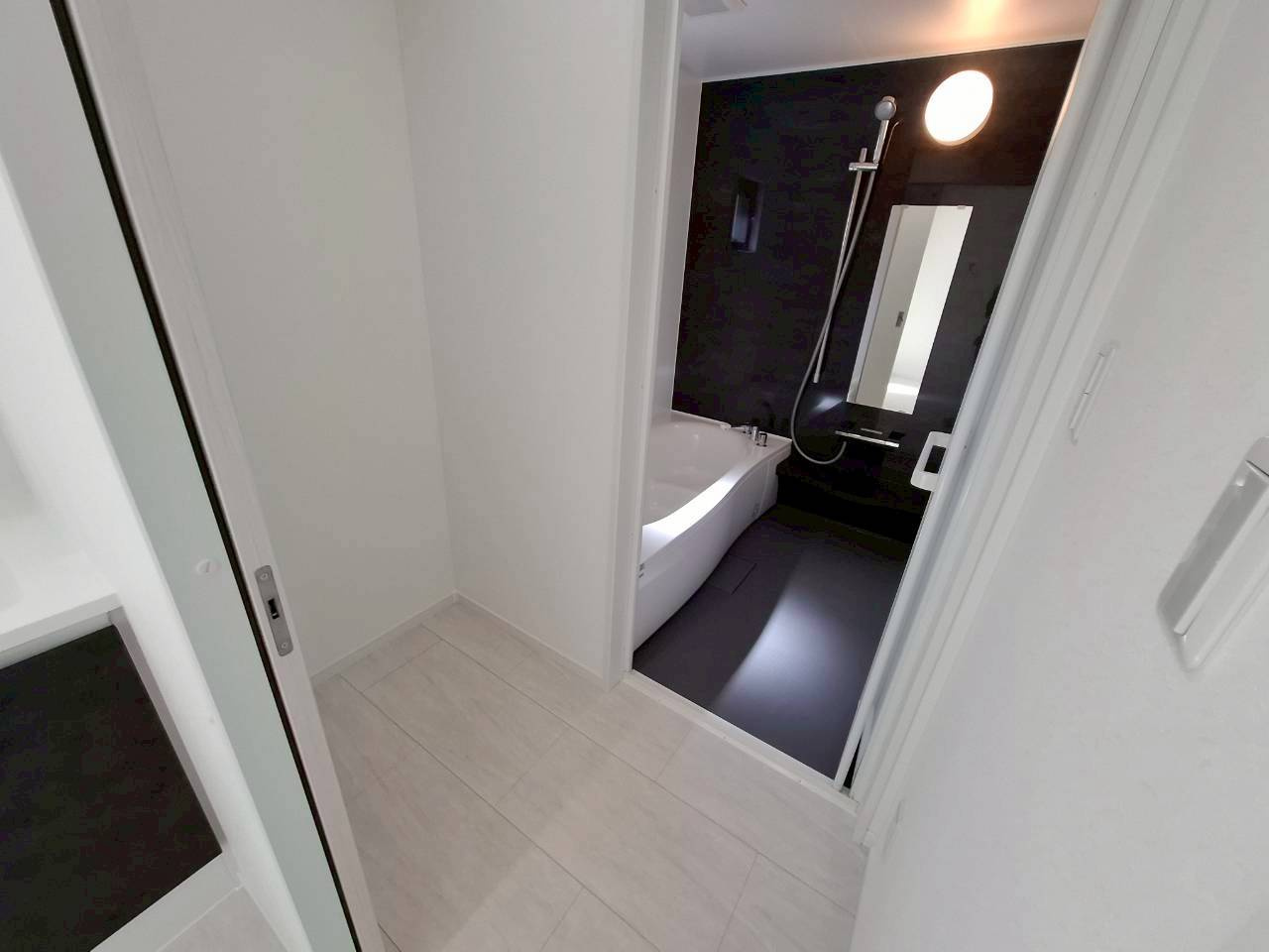 クローバーエース嘉手納屋良　4号棟の脱衣所