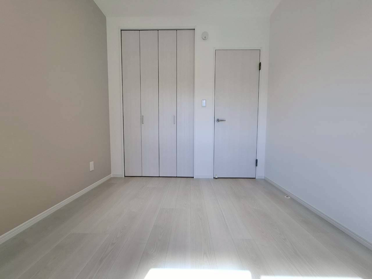 クローバーエース嘉手納屋良　4号棟の洋室|4.6帖