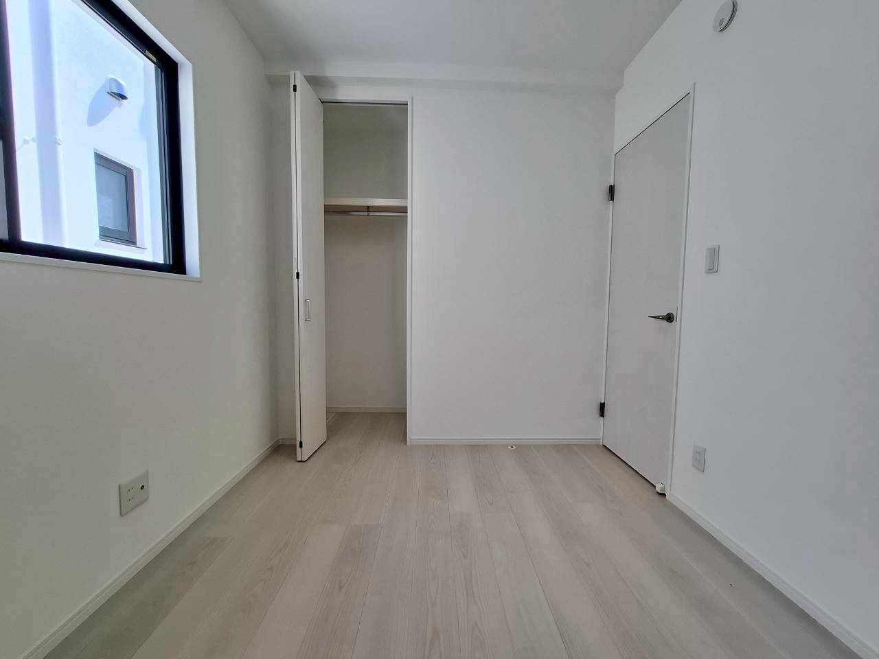 クローバーエース嘉手納屋良　4号棟の洋室|4.3帖