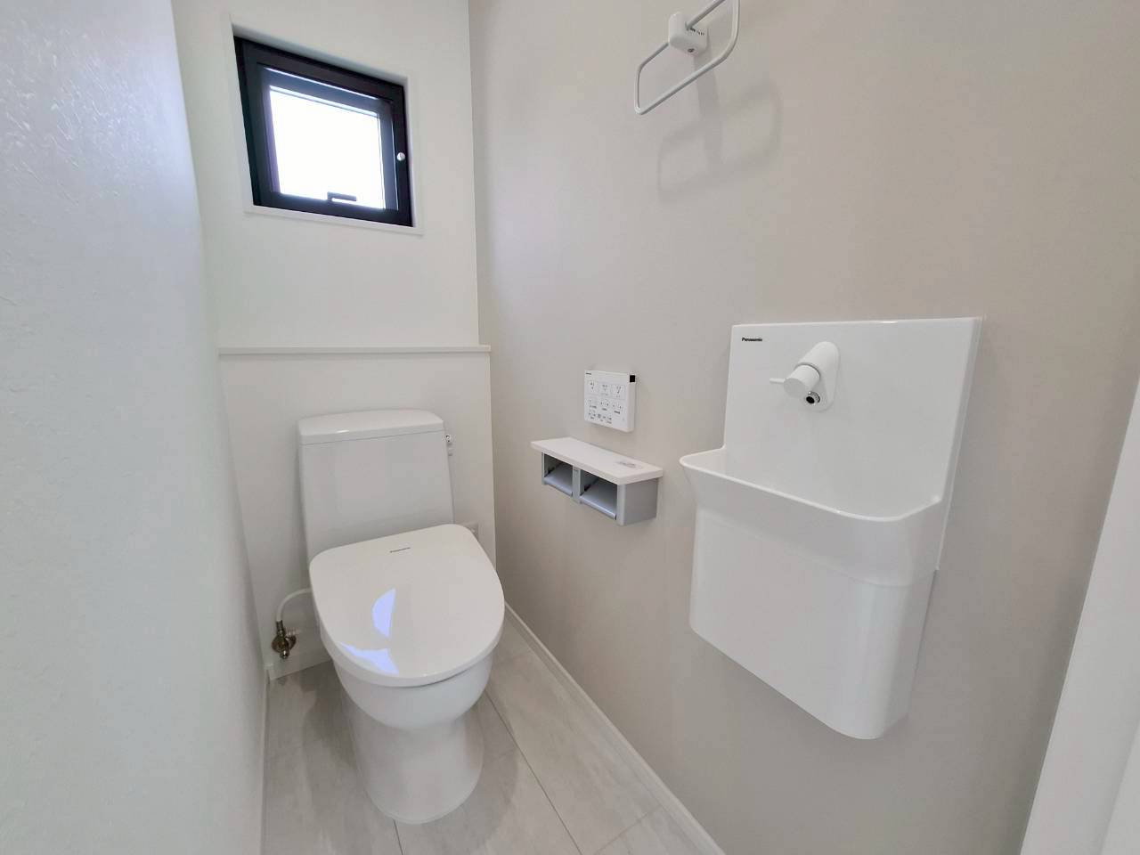 クローバーエース嘉手納屋良　4号棟のトイレ|2階トイレ