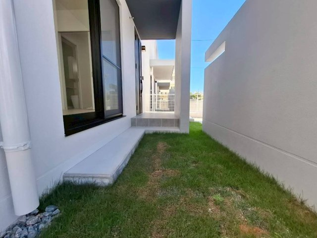 クローバーエース嘉手納屋良　4号棟の庭