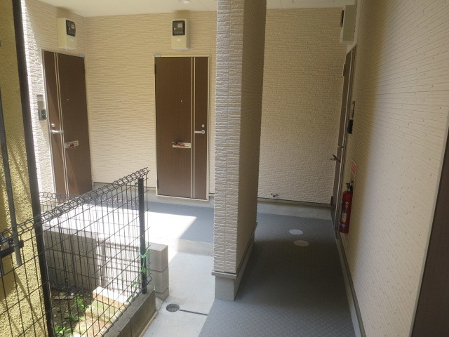 サヴォイ赤羽のロビー|お部屋前通路です☆