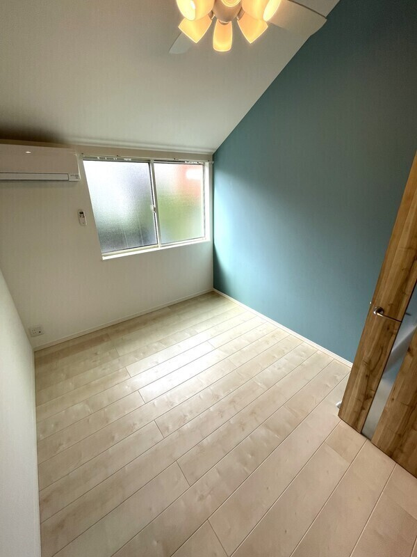 アザーレ・ターコイズよみうりランド前の居間・リビング|別部屋の参考写真です。